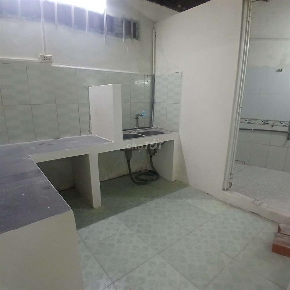 cho thuê nhà. ngay cầu vượt gò Dưa
