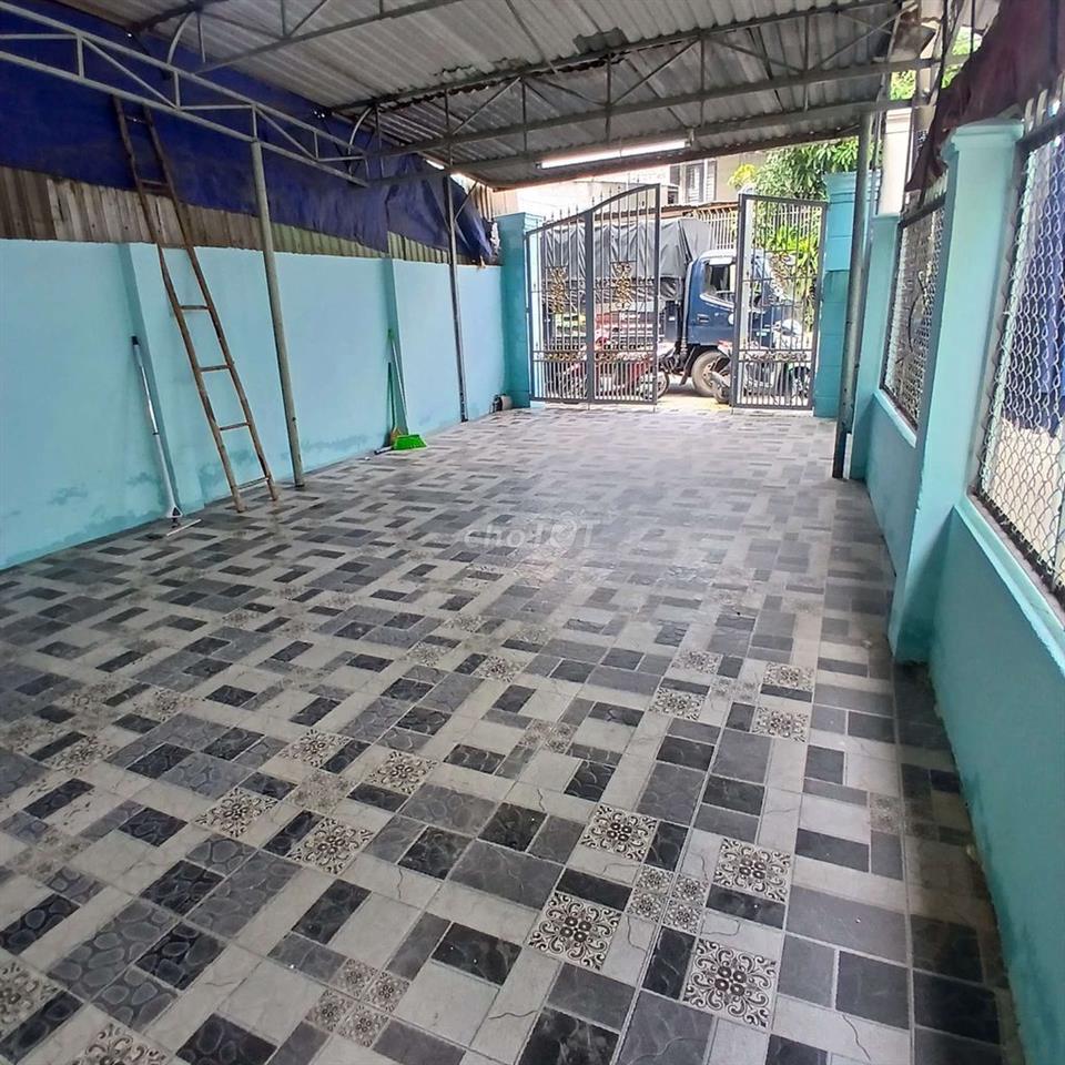 nhà thuê phù hợp vừa ở. vừa làm kho