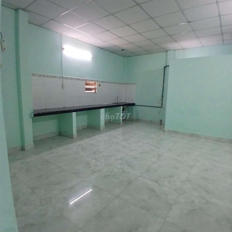 nhà thuê phù hợp vừa ở. vừa làm kho