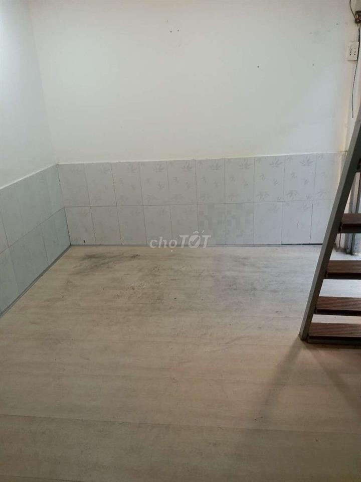 chủ cầm cho thuê nhà nguyên căn ngang 5 dài 3