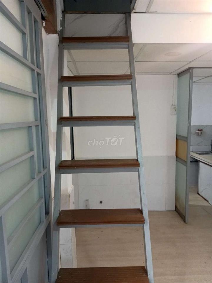 chủ cầm cho thuê nhà nguyên căn ngang 5 dài 3