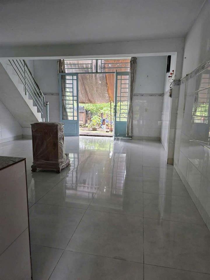 Nhà Cấp 4 có Gác Lửng Quận 9 cũ giá 4tr/tháng