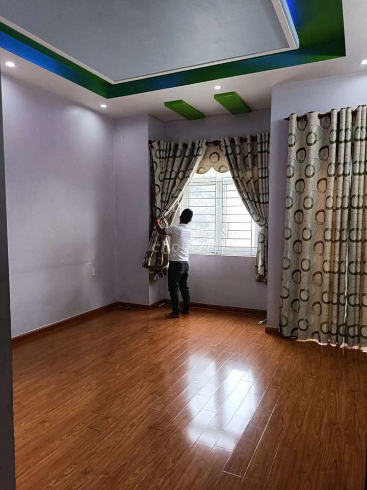 NHÀ MẶT TIỀN VÕ VĂN HÁT 1 TRỆT,2 LẦU QUẬN 9 GIÁ 25TR/THÁNG