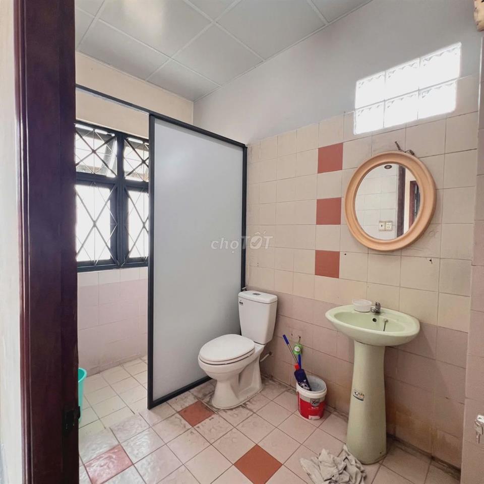 CHO THUÊ NHÀ VILA SÂN VƯỜN (TRƯỚC /SAU)