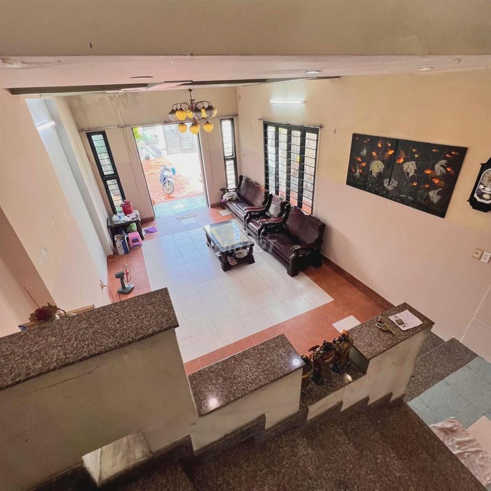 CHO THUÊ NHÀ VILA SÂN VƯỜN (TRƯỚC /SAU)