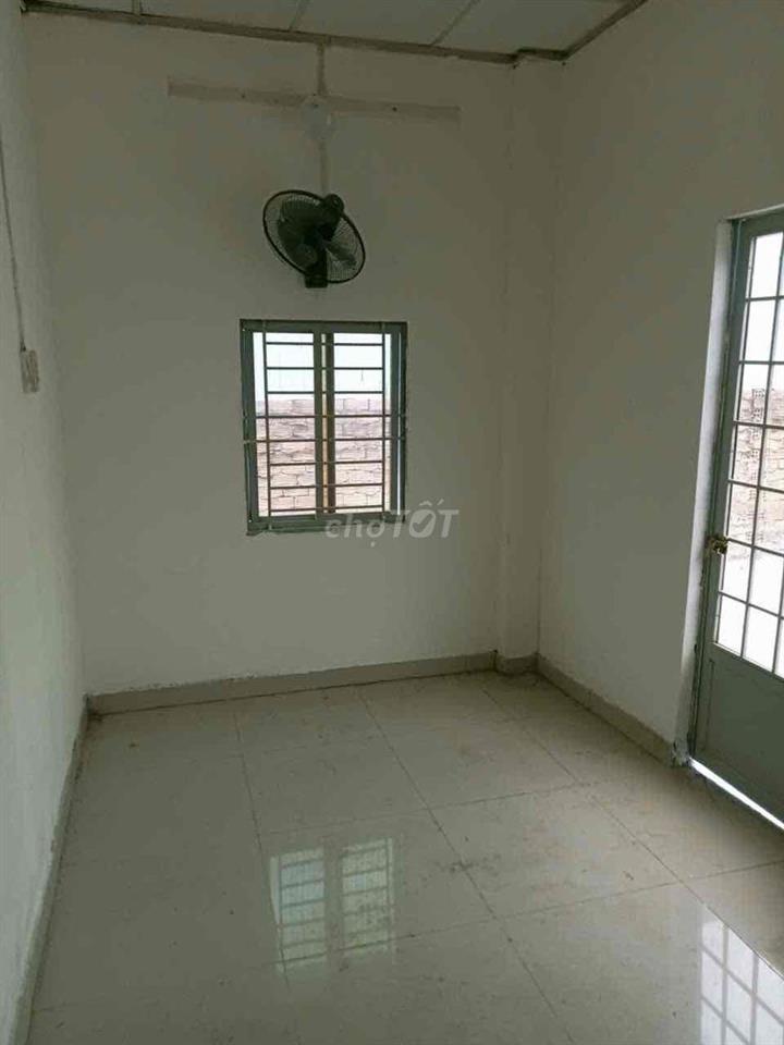 Cho thuê nhà nguyên căn hoặc nhà kèm đất rộng tại phường Long Phước
