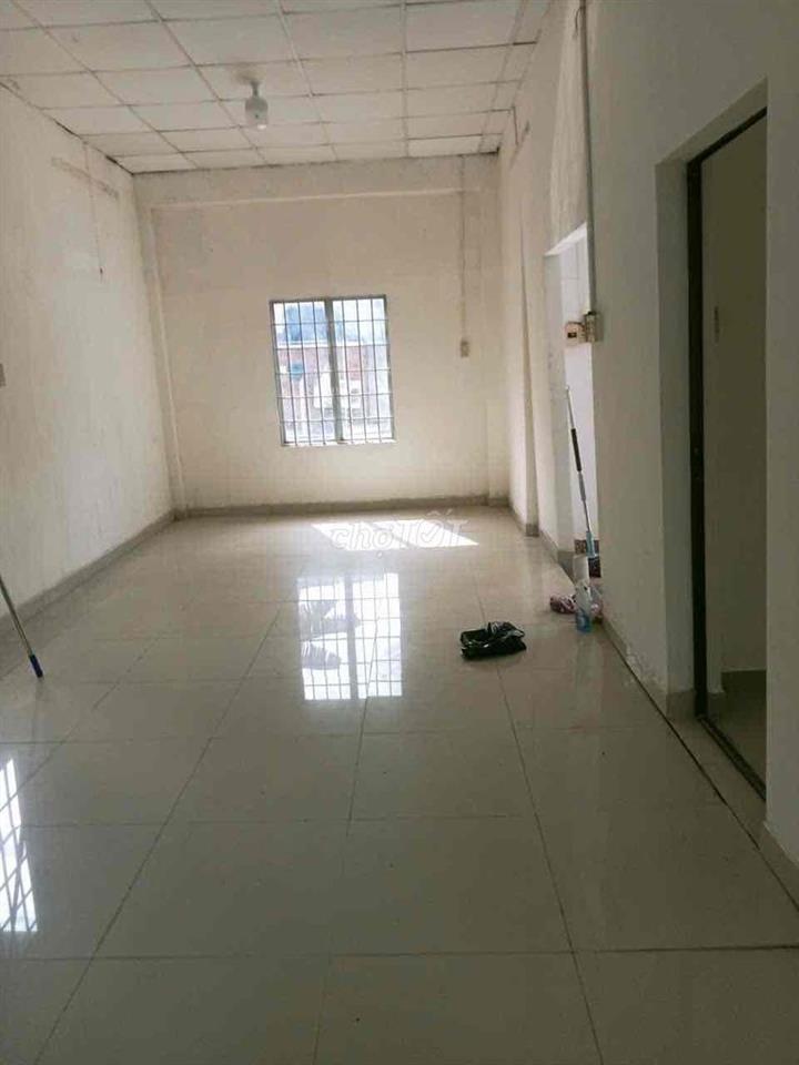 Cho thuê nhà nguyên căn hoặc nhà kèm đất rộng tại phường Long Phước