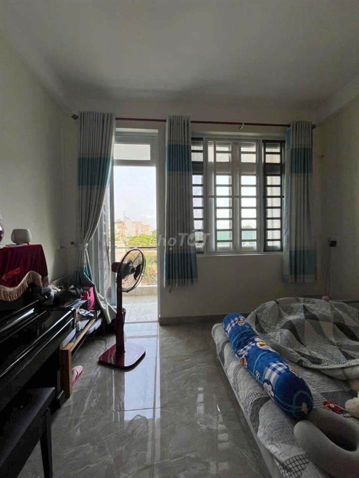 Nhà Bưng Ông Thoàn ngay biệt thự VillaPark