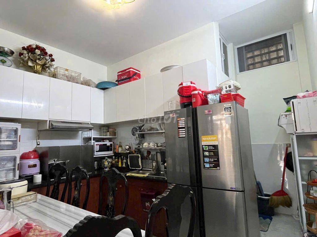 Nhà Bưng Ông Thoàn ngay biệt thự VillaPark