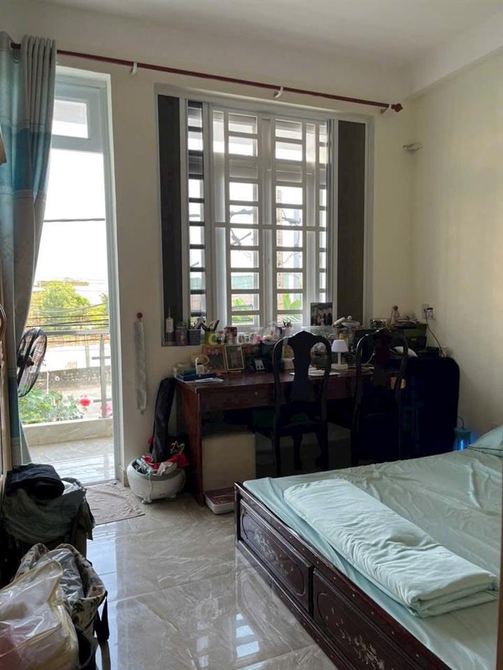 Nhà Bưng Ông Thoàn ngay biệt thự VillaPark