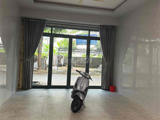 Nhà đẹp ngay Làng Đại học
