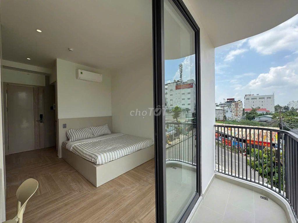 Phòng stuido bancon thang máy full nội thất ngay làng đại quốc gia 6x