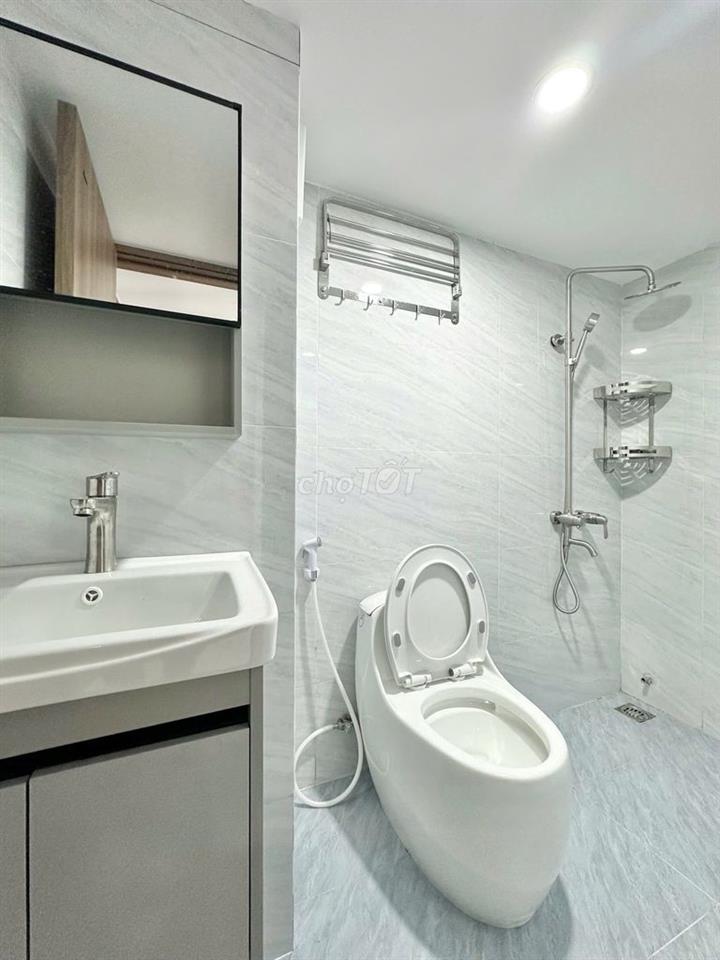 Duplex Bancon Full nội thất ở ngay chợ Lã Xuân Oai, Lê Văn Việt, Q.9
