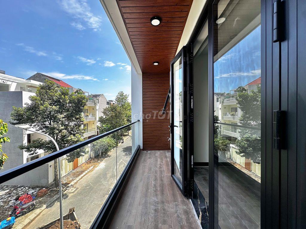 STUDIO BAN CÔNG RIÊNG - FULL NỘI THẤT – CÓ THANG MÁY 🌿 - TIỆN ĐI Q2,..