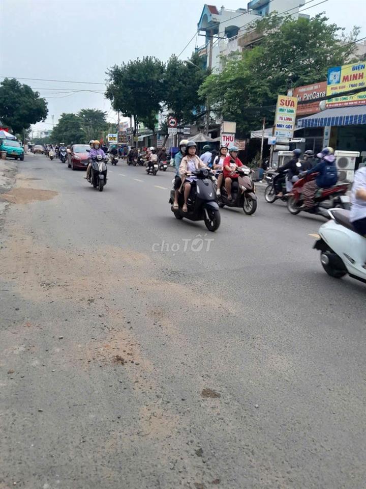 Mặt Bằng mặt tiền Lã Xuân Oai cách chợ 100m