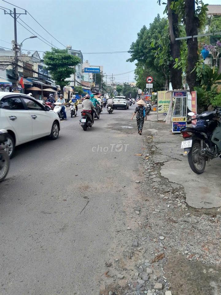 Mặt Bằng mặt tiền Lã Xuân Oai cách chợ 100m