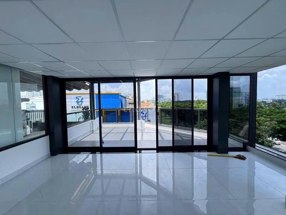 CHO THUÊ TÒA NHÀ VĂN PHÒNG MỚI 100% ĐẢO KIM CƯƠNG DT 1.100M2, QUẬN 2