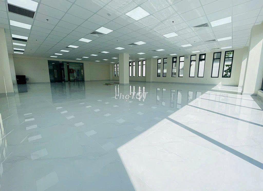 CHO THUÊ TÒA NHÀ BUILDING NGUYỄN THỊ MINH KHAI DT 10M X 20M QUẬN 3