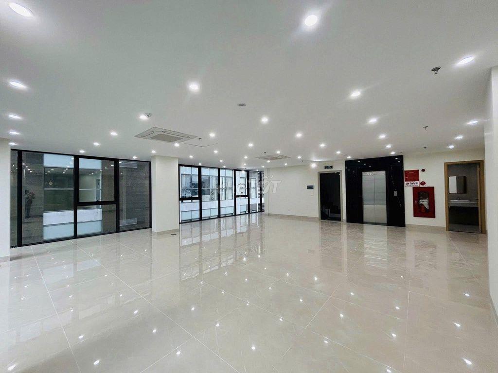 CHO THUÊ TÒA NHÀ MẶT TIỀN ĐƯỜNG HAI BÀ TRƯNG MT 15M X 20M  QUẬN 3