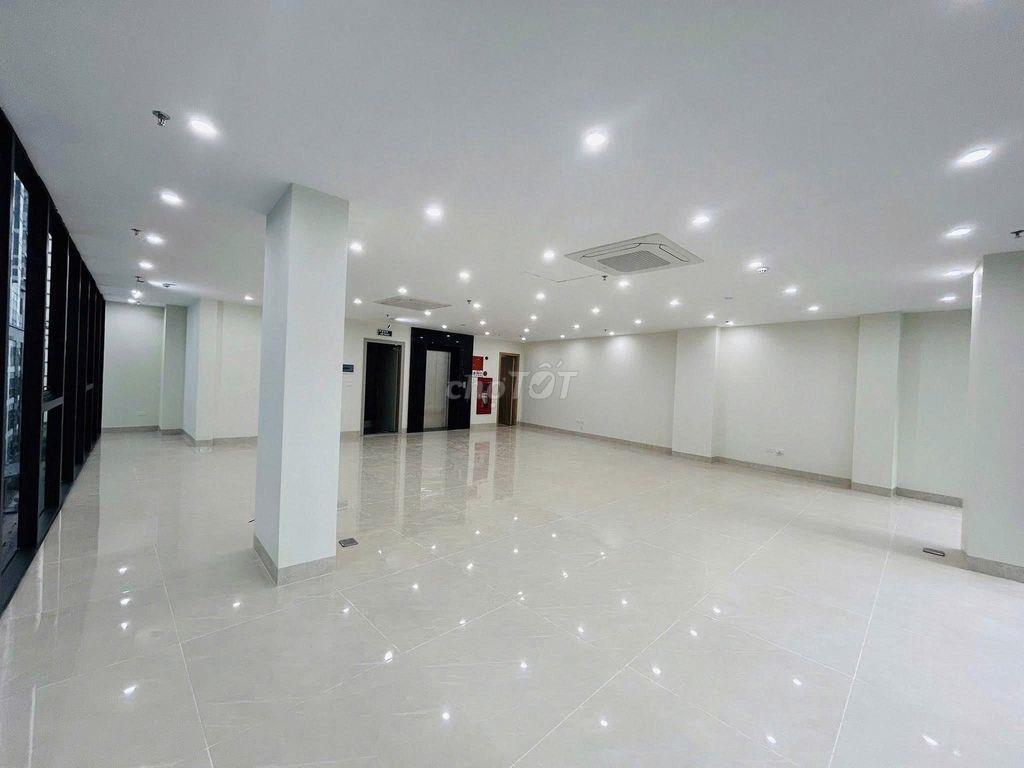 CHO THUÊ TÒA NHÀ MẶT TIỀN ĐƯỜNG HAI BÀ TRƯNG MT 15M X 20M  QUẬN 3