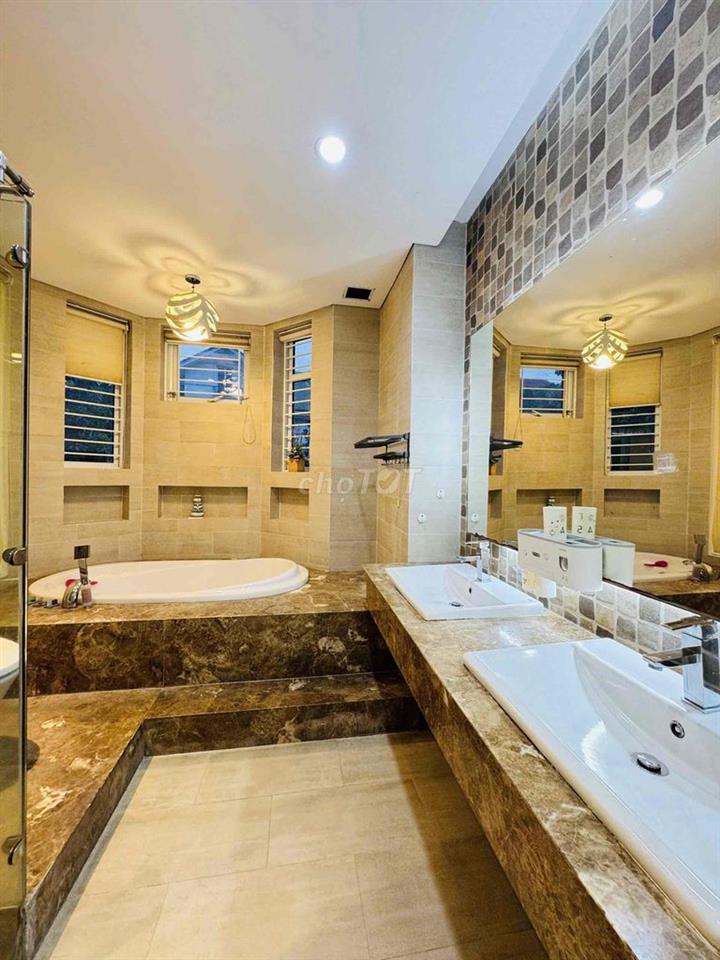 CHO THUÊ NHÀ NGUYÊN CĂN MẶT TIỀN TRẦN NÃO – 8M × 20M – QUẬN 2