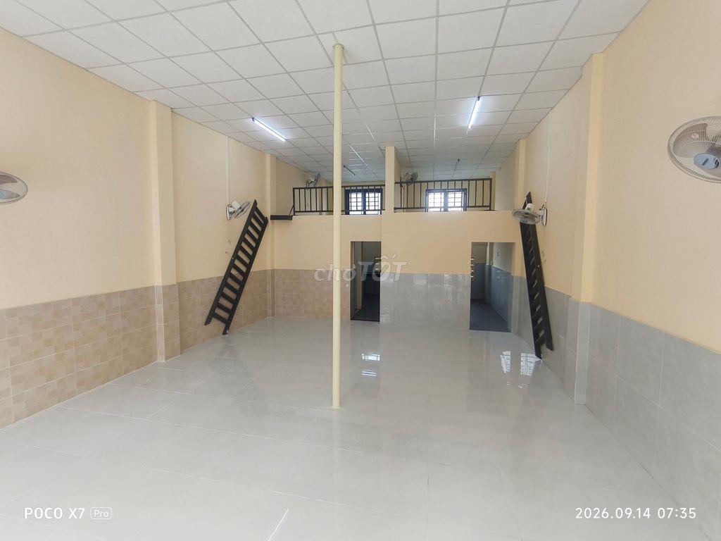 Cho thuê mặt bàng kinh doanh mặt tiền đường Lã Xuân Oai (quận 9 cũ)