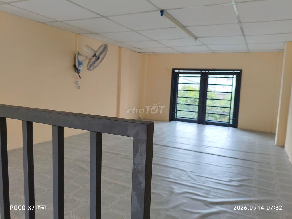 Cho thuê mặt bàng kinh doanh mặt tiền đường Lã Xuân Oai (quận 9 cũ)