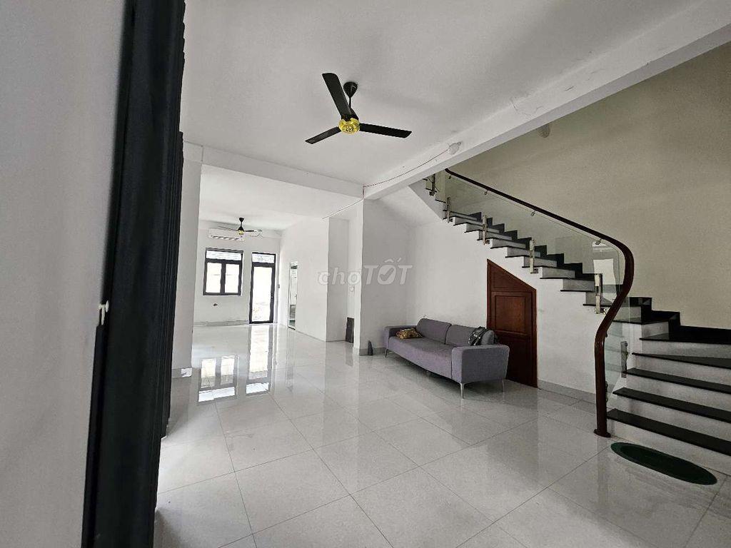 Thuê Mặt Bằng - Trệt. Có phòng riêng - toilet riêng