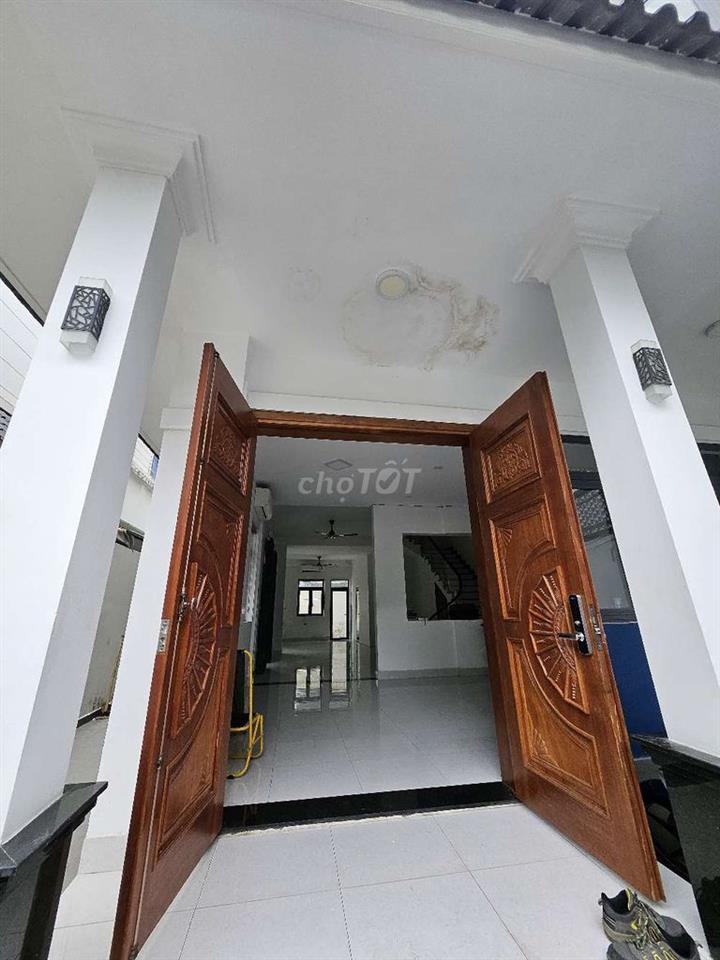 Thuê Mặt Bằng - Trệt. Có phòng riêng - toilet riêng