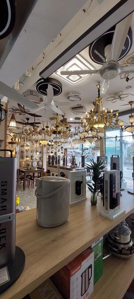 Sang nhượng cửa hàng thiết bị điện và nội thất.