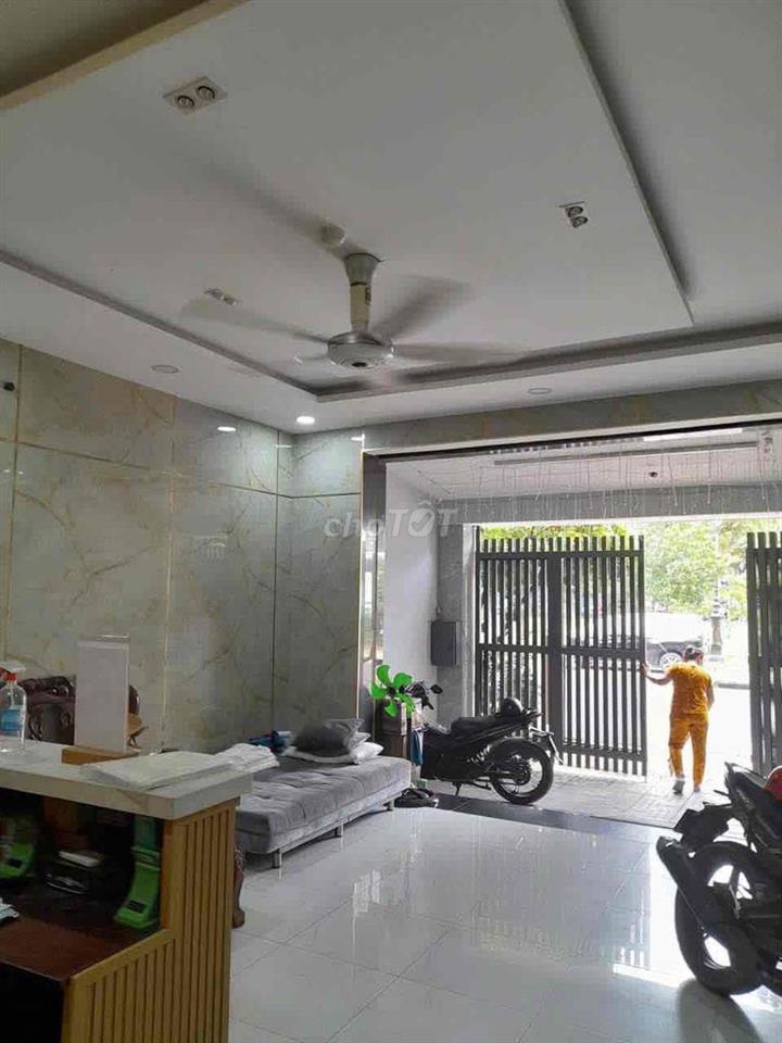 cho thuê căn khách sạn đường D2 man thiện quận 9