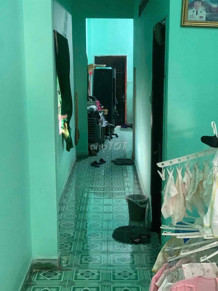 Cho thuê căn mặt tiền đường Đình Phong Phú