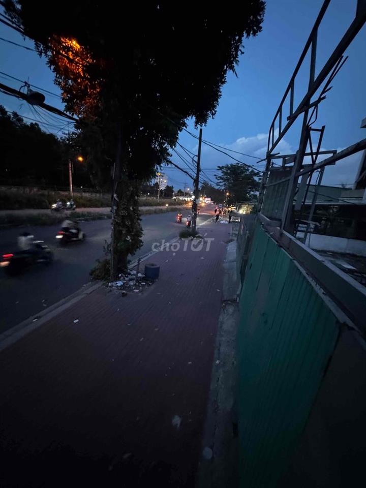 Mặt bằng cho thuê 10x50