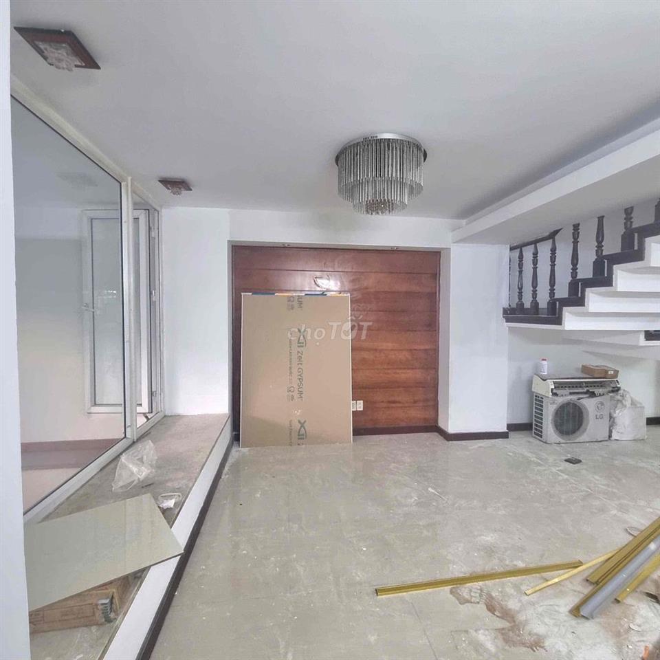 Cho thuê mặt bằng tầng trệt Himlam