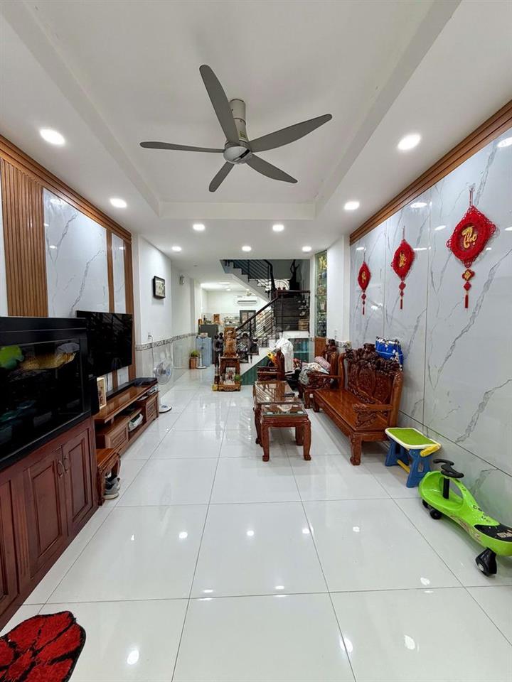 Nhà MT KDC Tên Lửa yên tĩnh, 4x20m, 4 tầng, công viên, nhà đẹp ở ngay