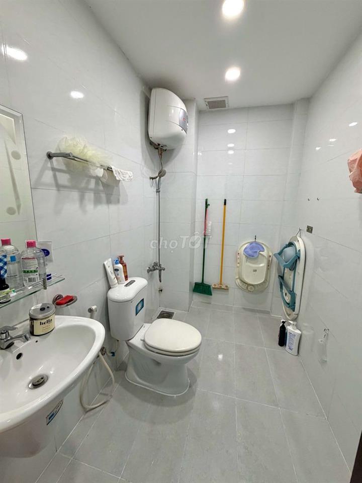 Nhà MT KDC Tên Lửa yên tĩnh, 4x20m, 4 tầng, công viên, nhà đẹp ở ngay