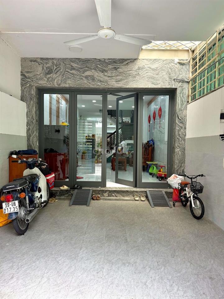 Nhà MT KDC Tên Lửa yên tĩnh, 4x20m, 4 tầng, công viên, nhà đẹp ở ngay