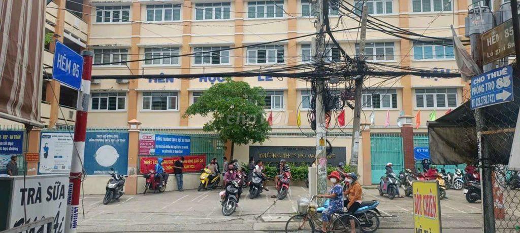 bán nhà tặng thêm đất