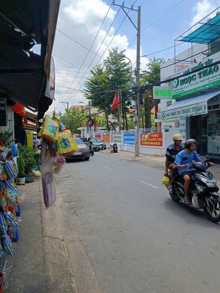 bán nhà tặng thêm đất