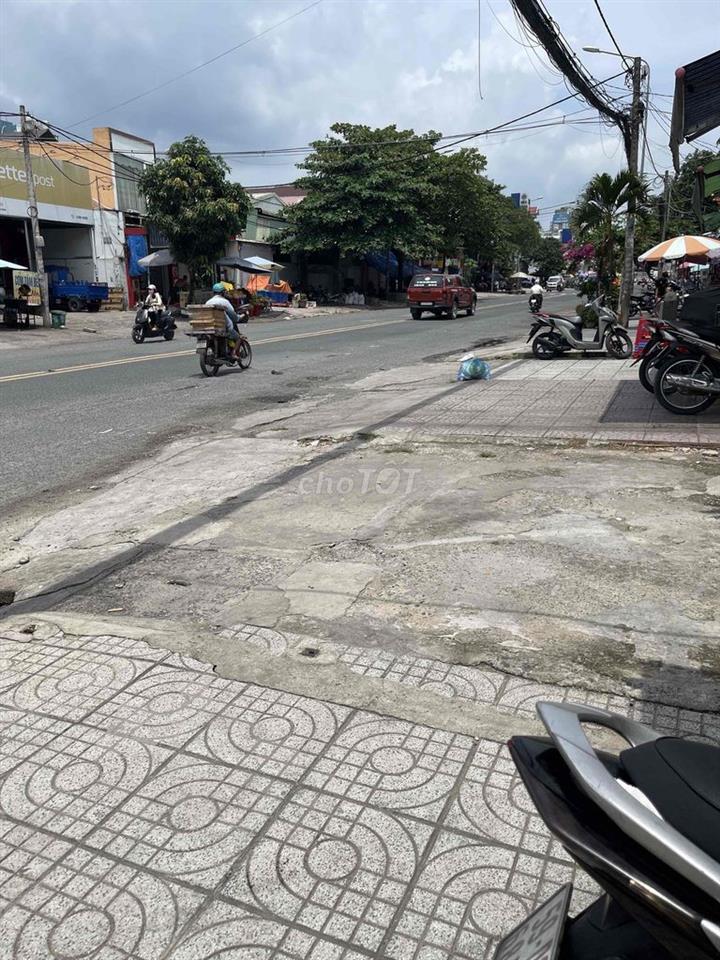 Nha mat tien vi tri dep