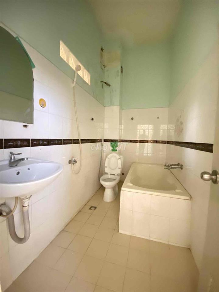 Cho thuê nhà gần BX Miền Tây giá 10tr 4 x 20-3 tầng sân thượng-3 pngủ