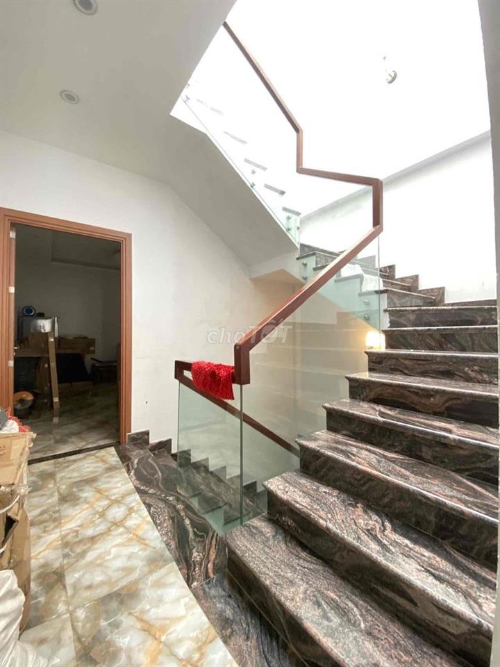 Cho thuê nhà Lạc Long Quân Q11 giá 22tr 90m2-3tầng-hẻm 8m thông sát MT