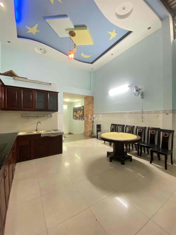 Cho thuê nhà mặt tiền đông đúc khu Tên Lửa 5x20-4tầng có nội thất 26tr