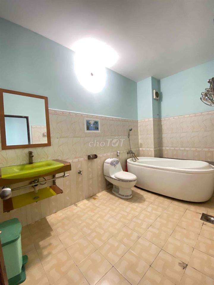Cho thuê nhà mặt tiền đông đúc khu Tên Lửa 5x20-4tầng có nội thất 26tr