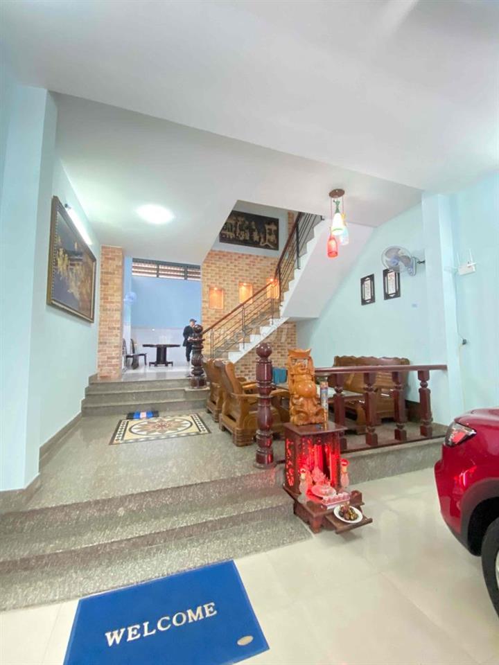 Cho thuê nhà mặt tiền đông đúc khu Tên Lửa 5x20-4tầng có nội thất 26tr