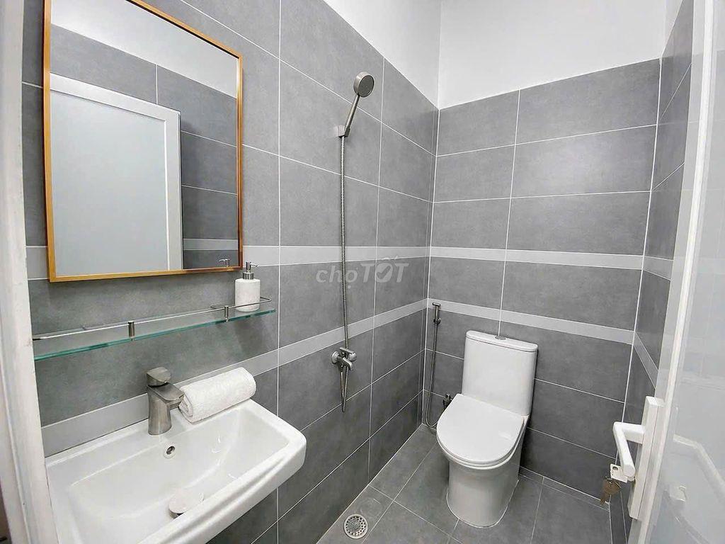 🏤 PHÒNG MỚI XÂY SẴN NỘI THẤT TÁCH BẾP CỬA SỔ TRỜI CUỐI ĐƯỜNG TÊN LỬA