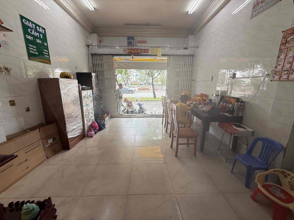 chính chủ cho thue mat bằng q5