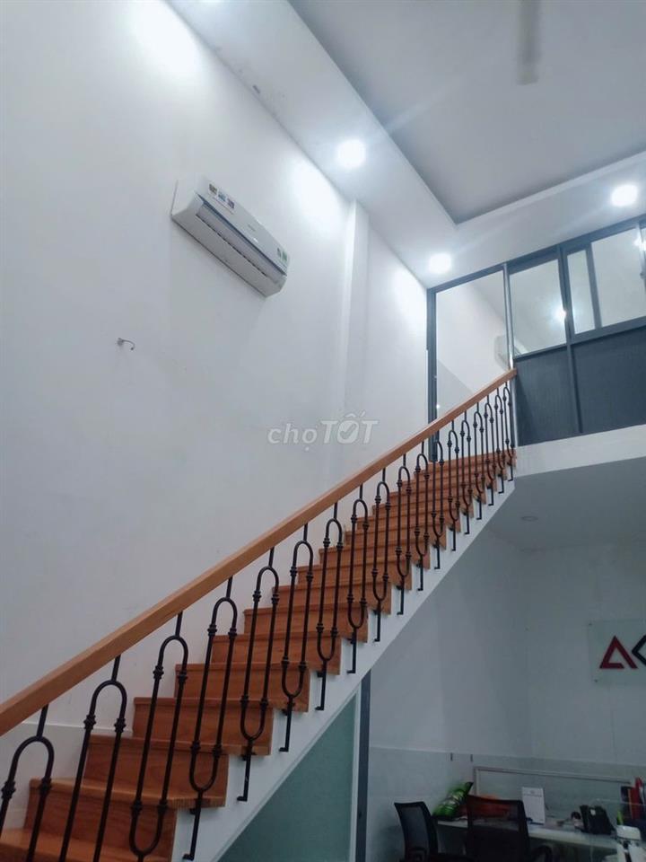 CHO THUE NHÀ SÁT GA TÂN CẢNG