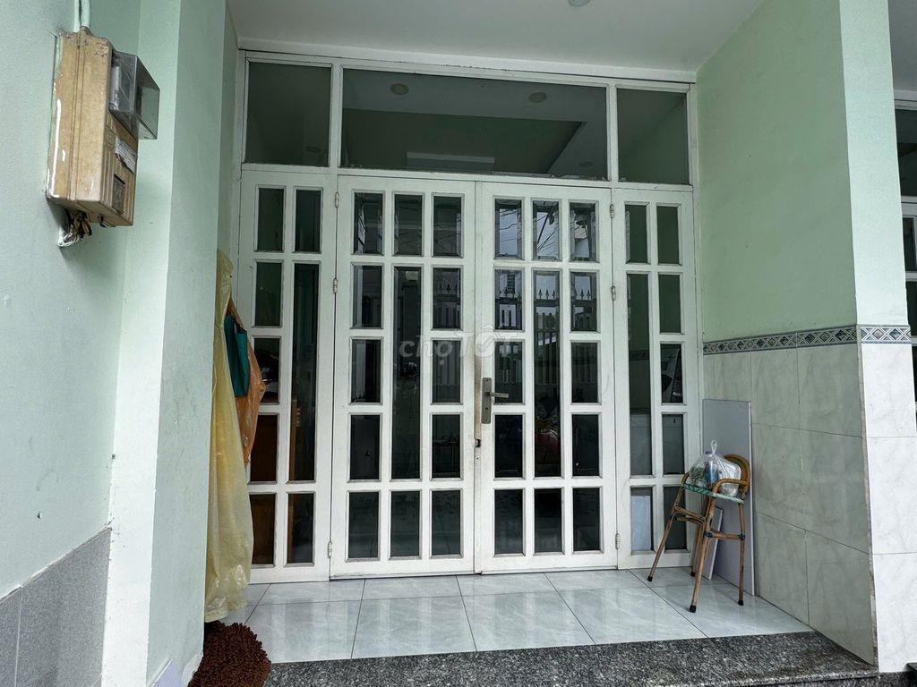 Nhà ở riêng biệt, khu vực an ninh, yên tĩnh.