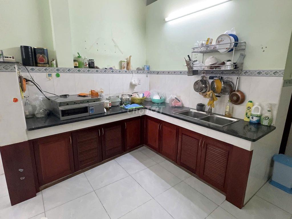 Nhà ở riêng biệt, khu vực an ninh, yên tĩnh.